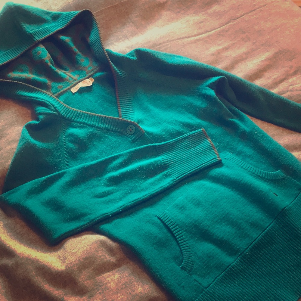 Smart wool sweater